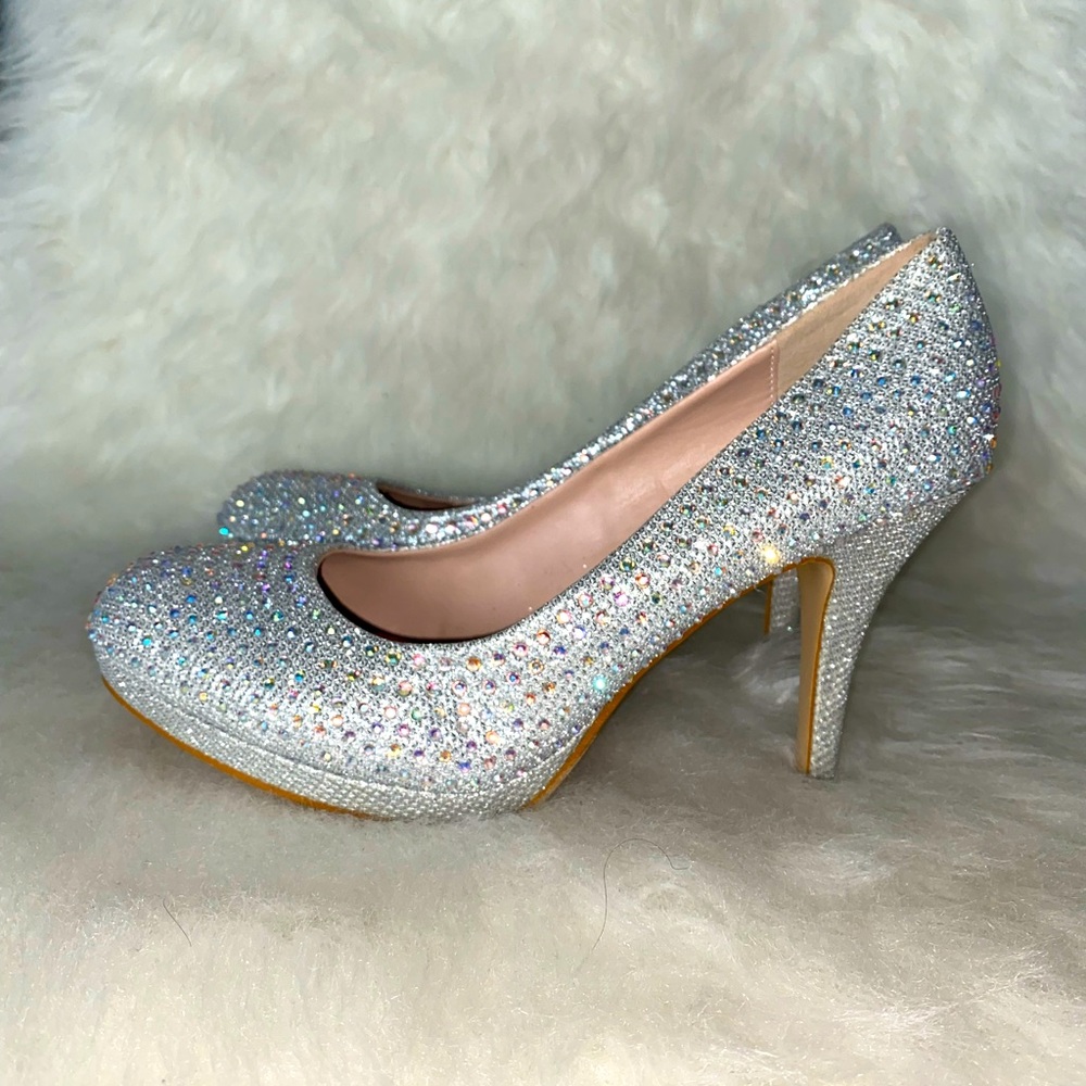 Women dress shoes